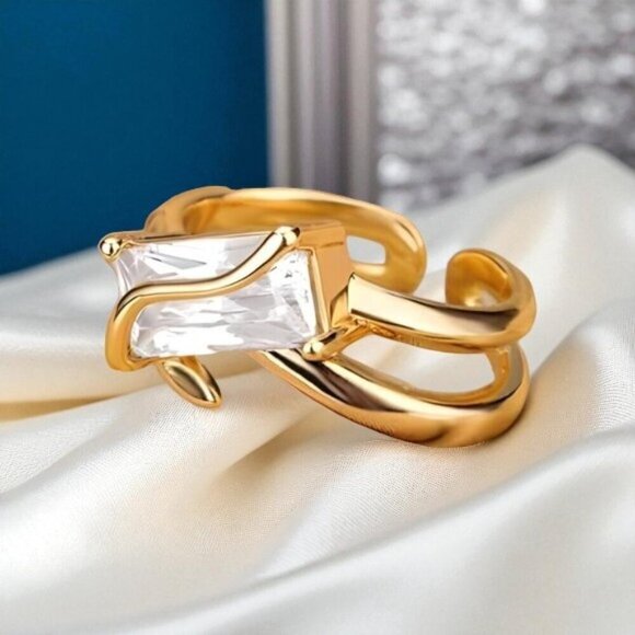 ๐๏ธ18K Gold Plated Adjustable Ring with Stunning Cubic Zirconia Fits Sizes 7-8 โจ - Picture 8 of 14